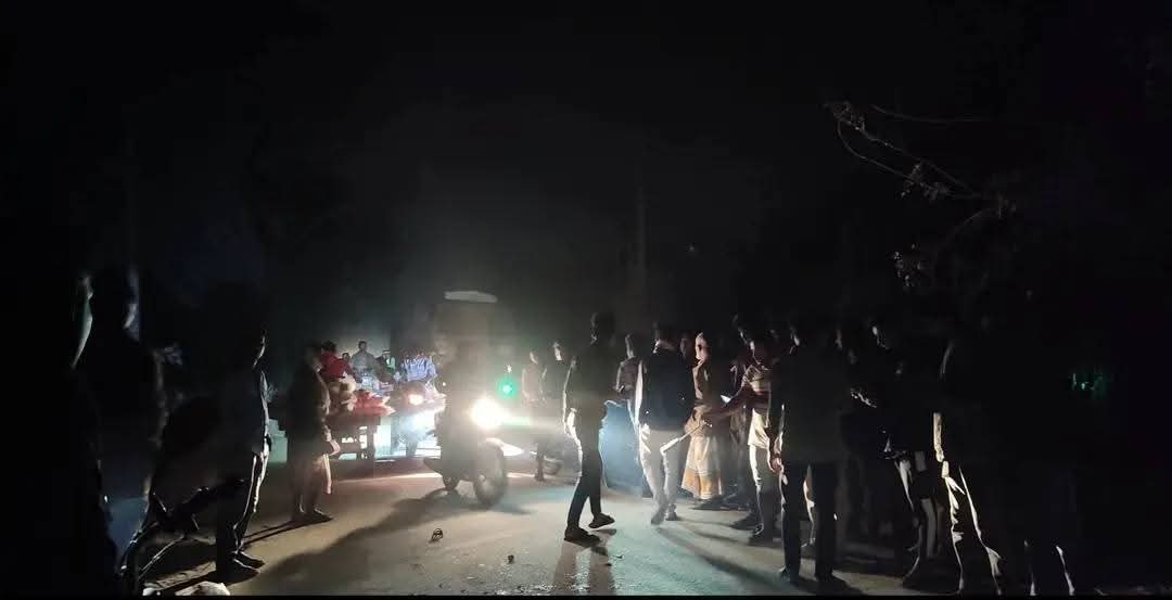 পঞ্চগড়ে বাসের ধাক্কায় সড়কে প্রাণ গেল মা-মেয়ের আহত ২