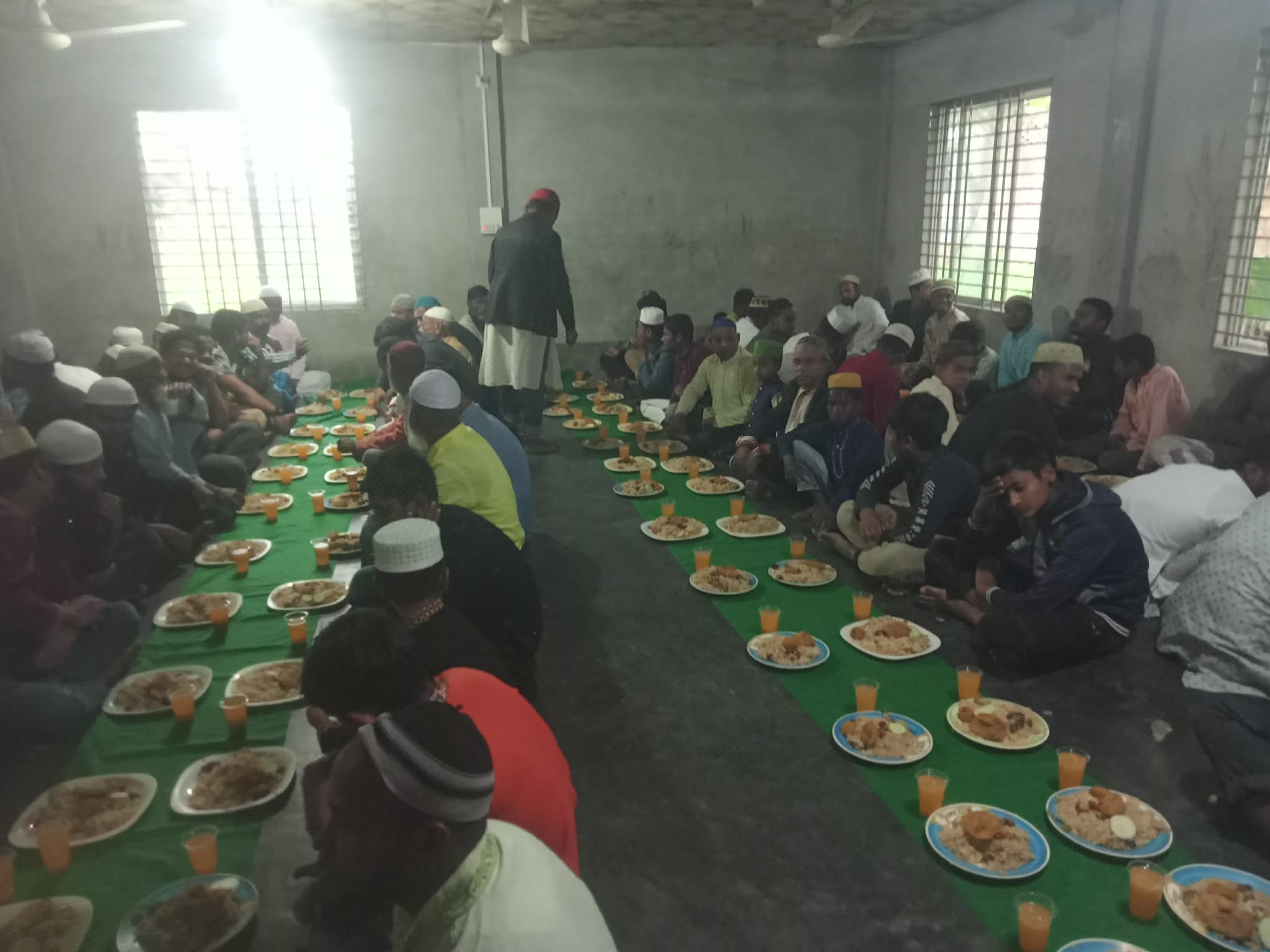 পার্বতীপুরে ছোটহরিপুর মাদানিয়া রহমতপুর মাদ্রাসায় দোয়া ও ইফতার মাহফিল অনুষ্ঠিত