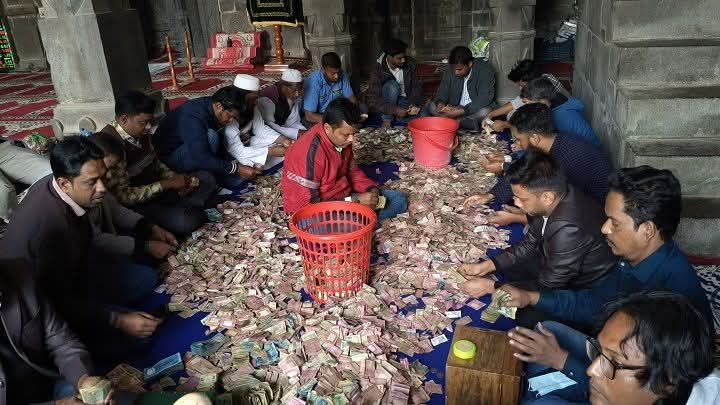 ঐতিহাসিক কুসুম্বা মসজিদের দান বাক্সে মিলল প্রায় সাড়ে ১০ লক্ষ টাকা