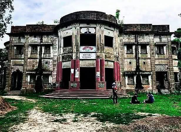 গুনাহার জমিদার বাড়িটি কালের সাক্ষী হয়ে আছে
