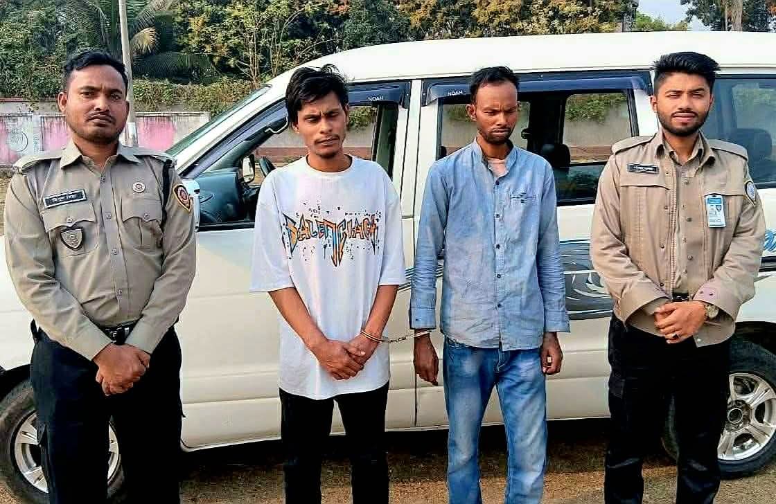 বগুড়ার আদমদীঘি উপজেলায় ২০০ গ্রাম গাঁজাসহ দুইজন গ্রেফতার : ১২ মাস ও ১৮ মাসের জেল