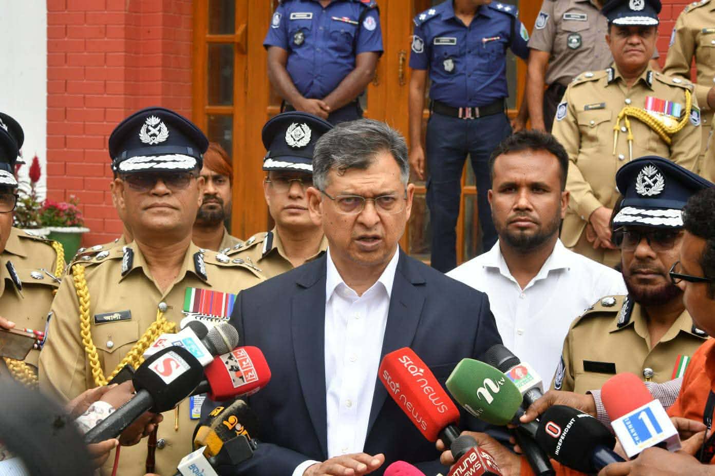 জনপ্রত্যাশা ও ছাত্র-গণঅভ্যুত্থানের আকাঙ্ক্ষা অনুযায়ী সংবিধান সংস্কার করা হবে: স্বরাষ্ট্রমন্ত্রী