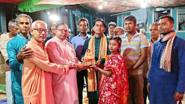 রাজাপুরের কামারখালীতে রাতভর হিন্দু ধর্মের মতুয়া সম্মেলনে হাজার হাজার ভক্তের আগমন