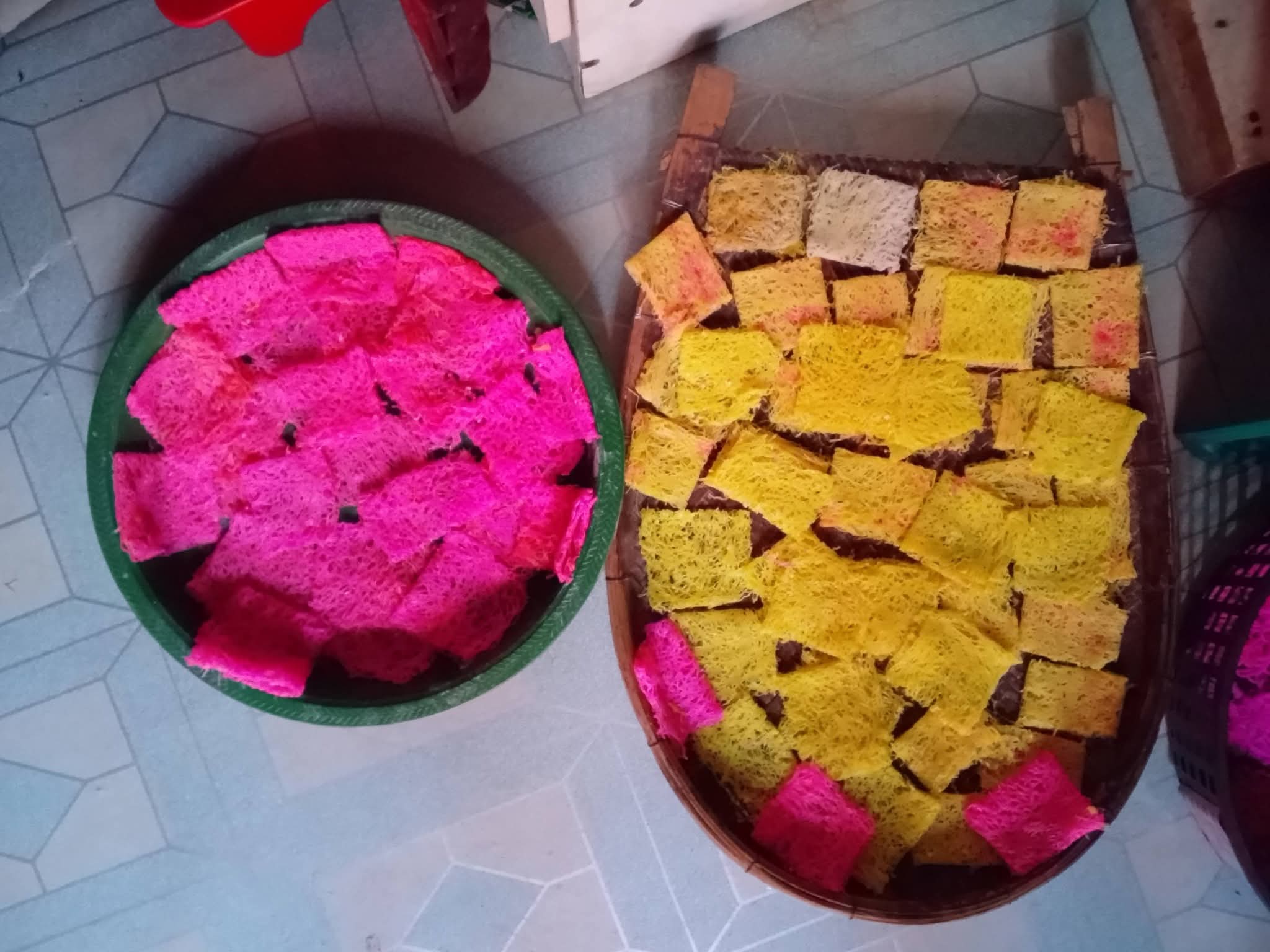 বগুড়ার শেরপুরে ঈদ আনন্দে গ্রামীণ গৃহবধুর হাতের ছোঁয়ায় নতুন সেমাই