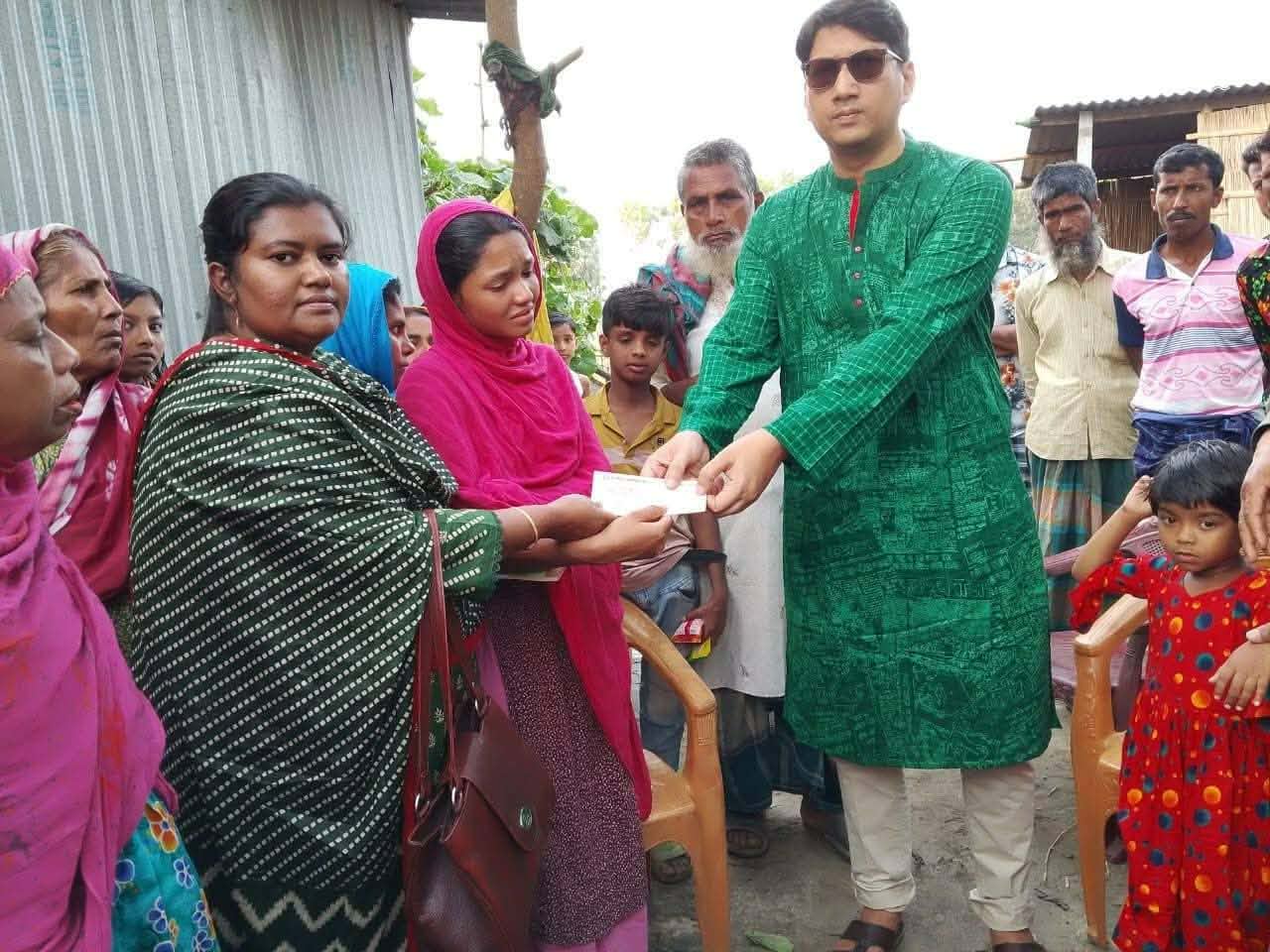 পদ্মায় বাস ডুবে নিহত ১৮ জনের পরিবারকে ২৫ হাজার করে টাকা সহায়তা