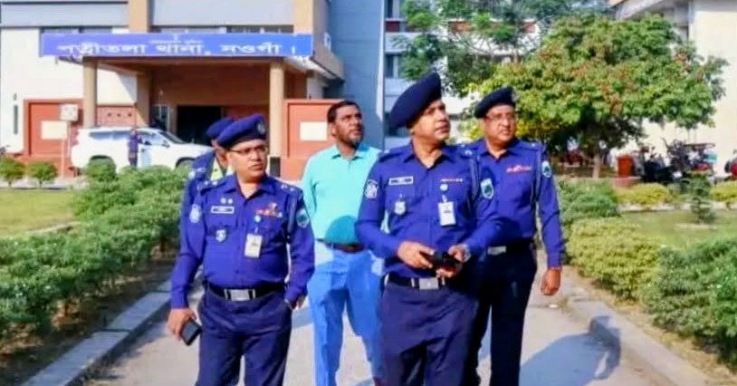 পত্নীতলা থানা স্ব-মহিমায় গৌরব ছড়াচ্ছে