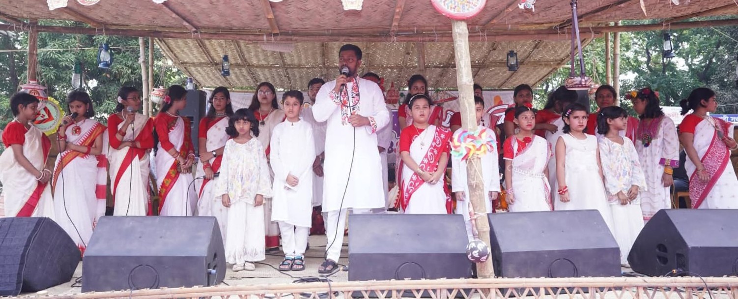 সাভারে প্রশাসনের উদ্যোগে জমকালো নববর্ষ উদযাপন