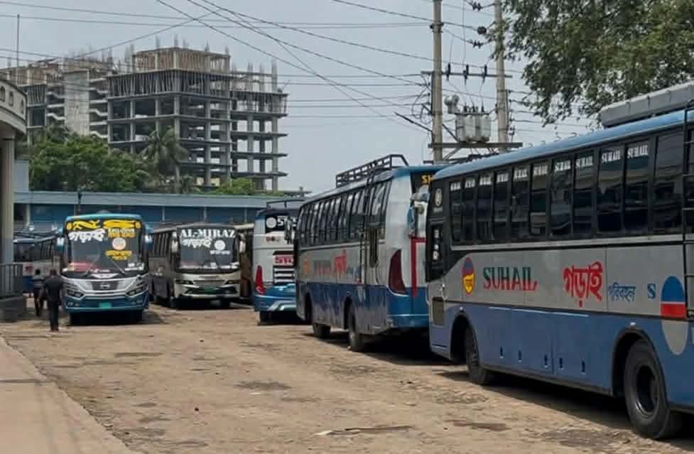 কুষ্টিয়ায় ৩২ ঘণ্টা পর শ্রমিকদের প‌রিবহন ধর্মঘট প্রত্যাহার