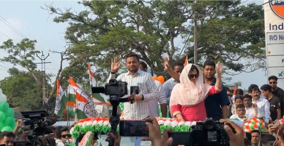আগামীকাল তৃনমূল কংগ্রেসের প্রার্থী সামিম আহমেদের সমর্থনে রোড শো মগরাহাট পশ্চিমে, তার আগে উৎসবের মেজাজে দলীয় নেতা ও কর্মীরা