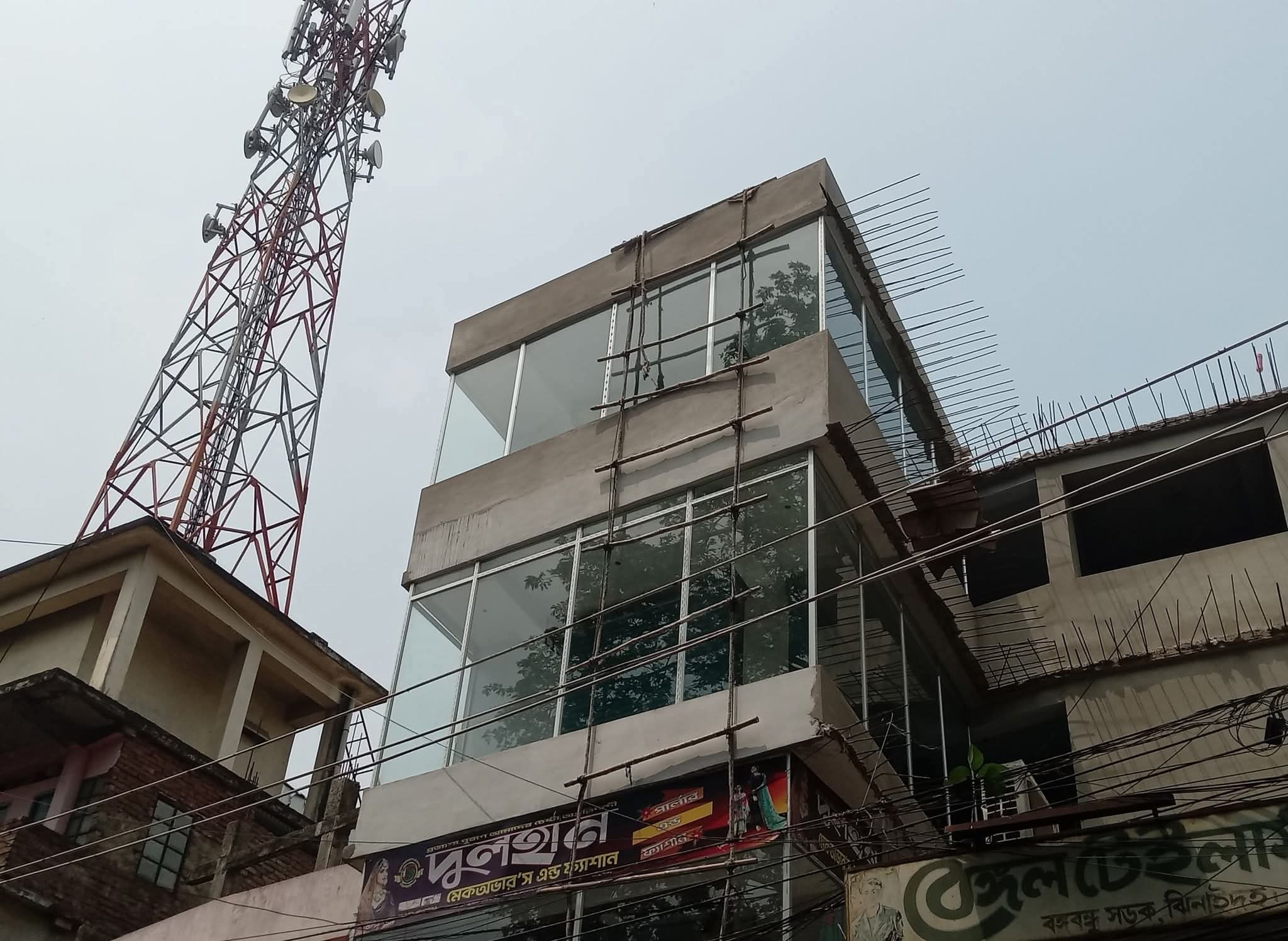 ঝিনাইদহে বহুতল ভবন থেকে পড়ে রঙমিস্ত্রির মৃত্যু