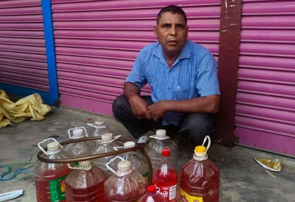 তেল সংকটে মজুদ করে বেশি দামে বিক্রি: শ্রীমঙ্গলে ৩০ লিটার অকটেনসহ এক ব্যক্তি আটক