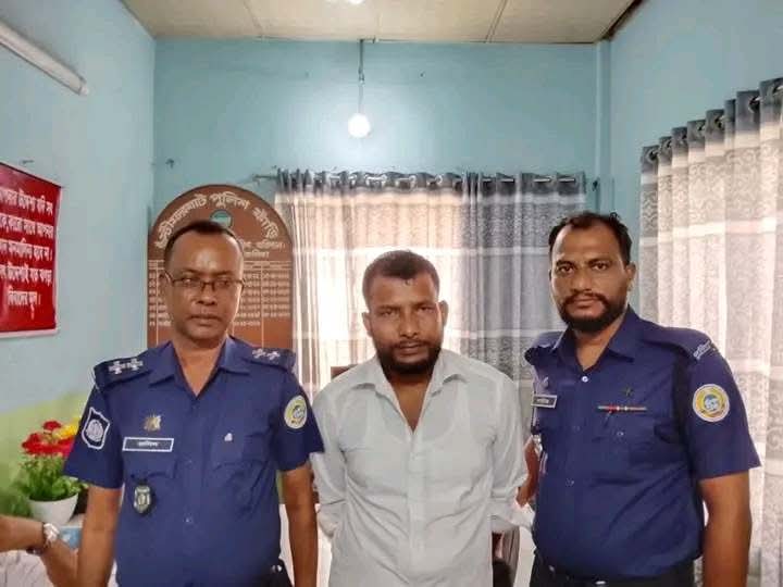 আমতলীতে গাভীন গরু চুরি করে জবাই: জেলা পুলিশের বিশেষ অভিযানে প্রধান আসামি গ্রেফতার